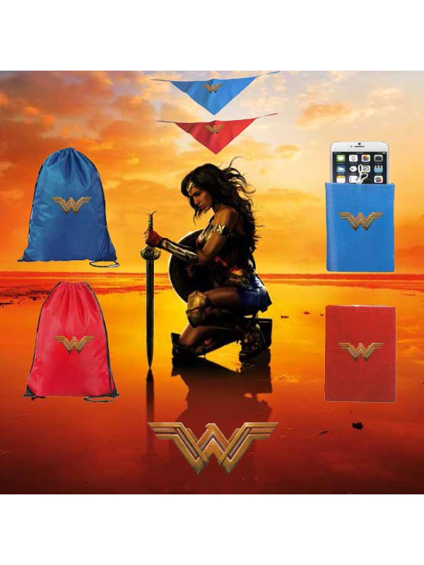 Pack Wonder Woman Day Special - Albo speciale + 3 gadget e cartolina promozionale