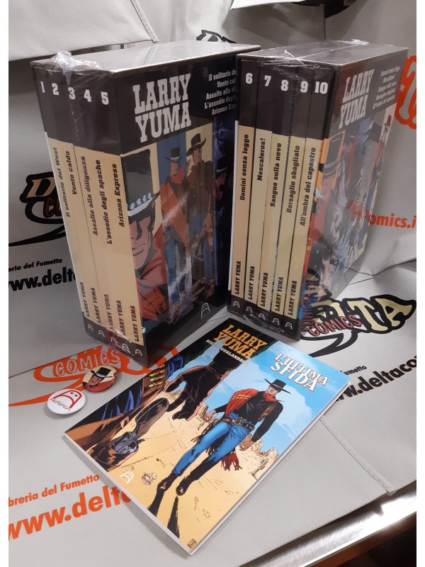 Larry Yuma - Serie Completa di 10 volumi in 2 cofanetti + spilla e albo inedito - Allagalla